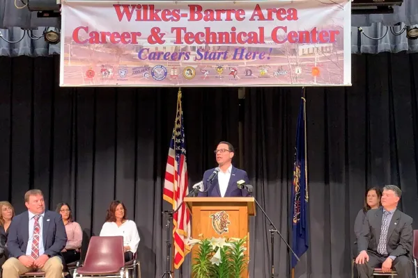 Governor Shapiro addressing students at Wilkes-Barre Vo-Tech